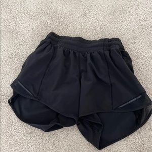 Black lululemon hotty hot shorts size 4. No flaws great condition!